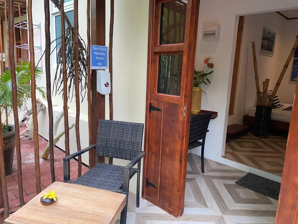 Milles Montagnes Residence Anse Royale Seychellerna