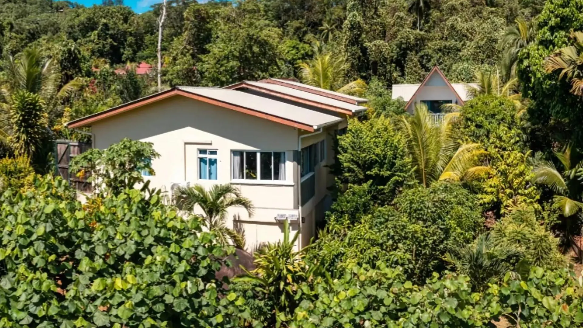 Milles Montagnes Residence Anse Royale