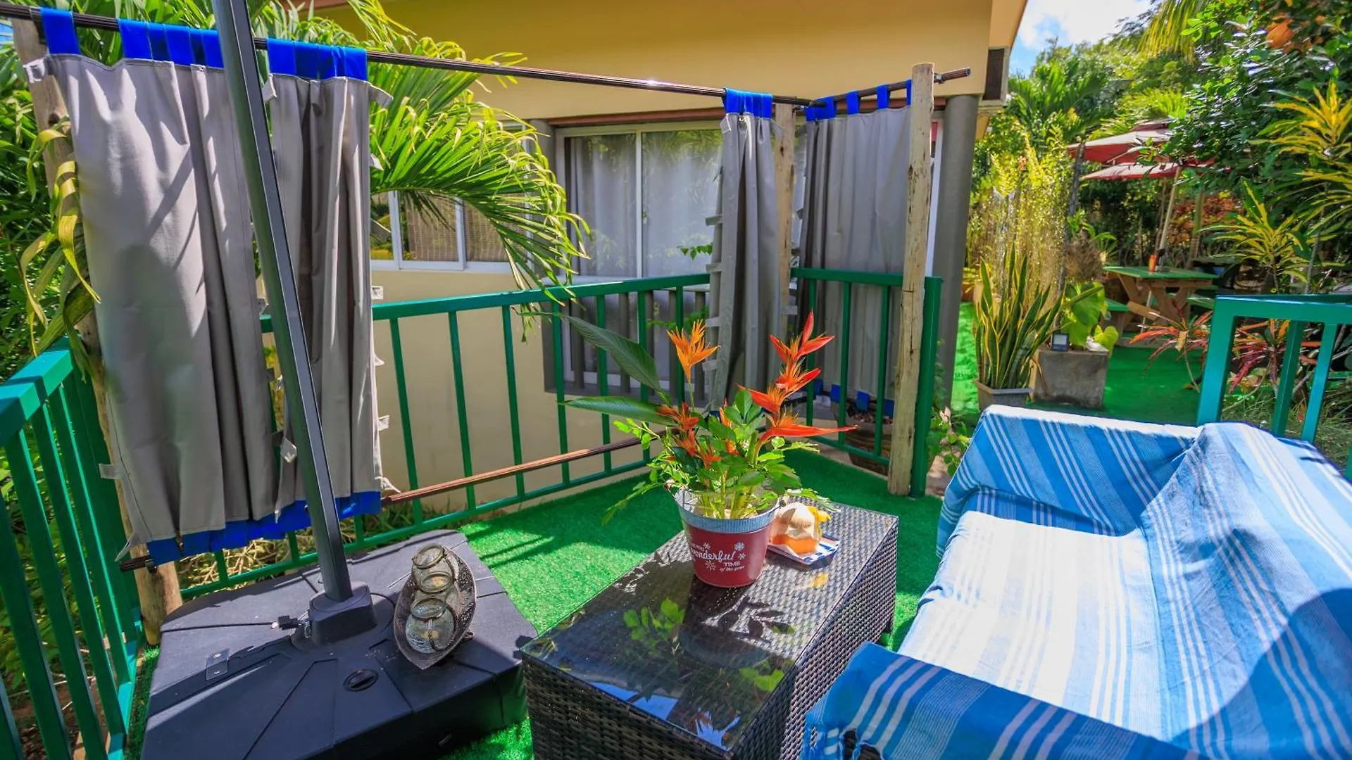 Milles Montagnes Residence Anse Royale