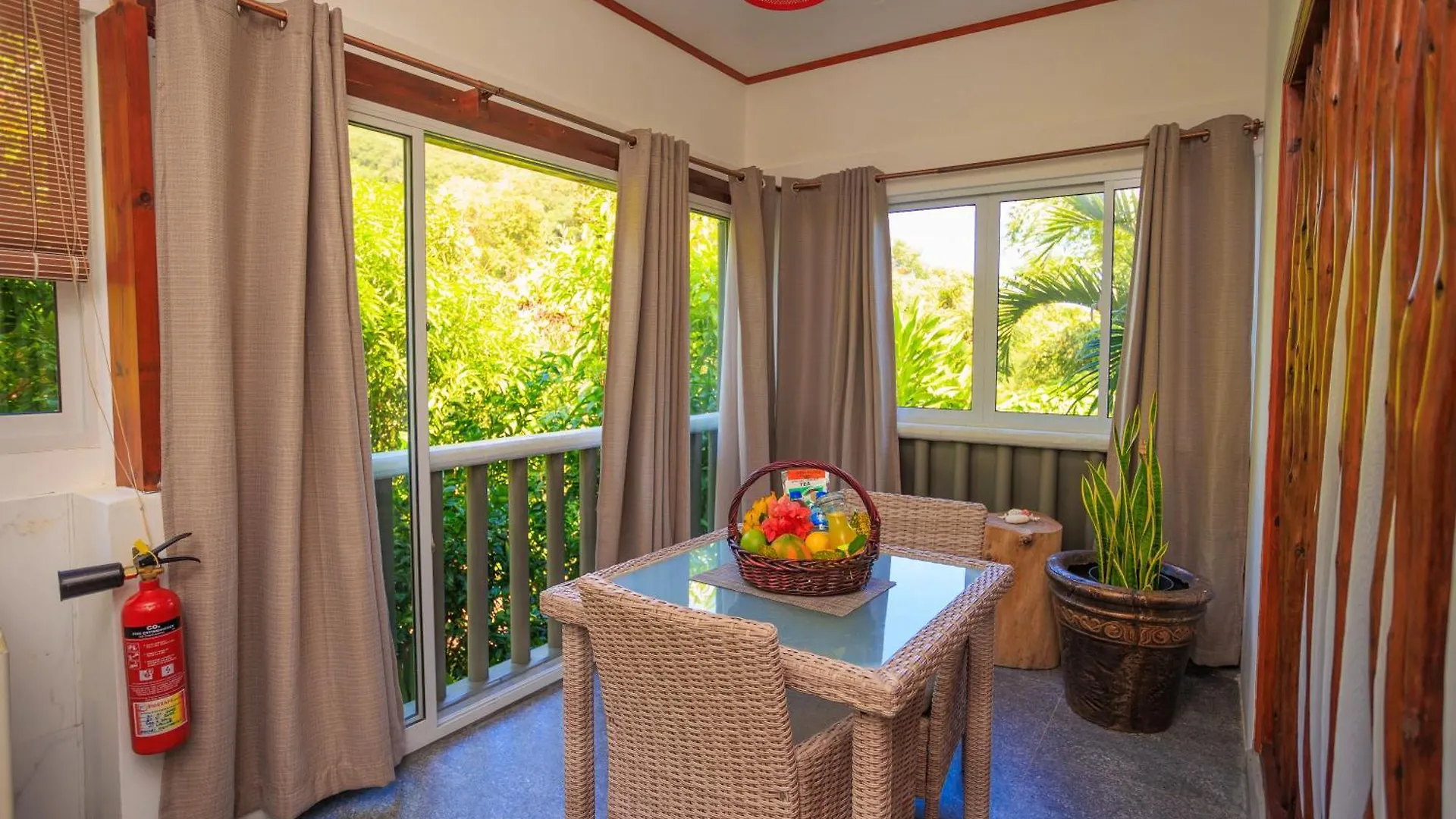 Milles Montagnes Residence Anse Royale Seychellerna