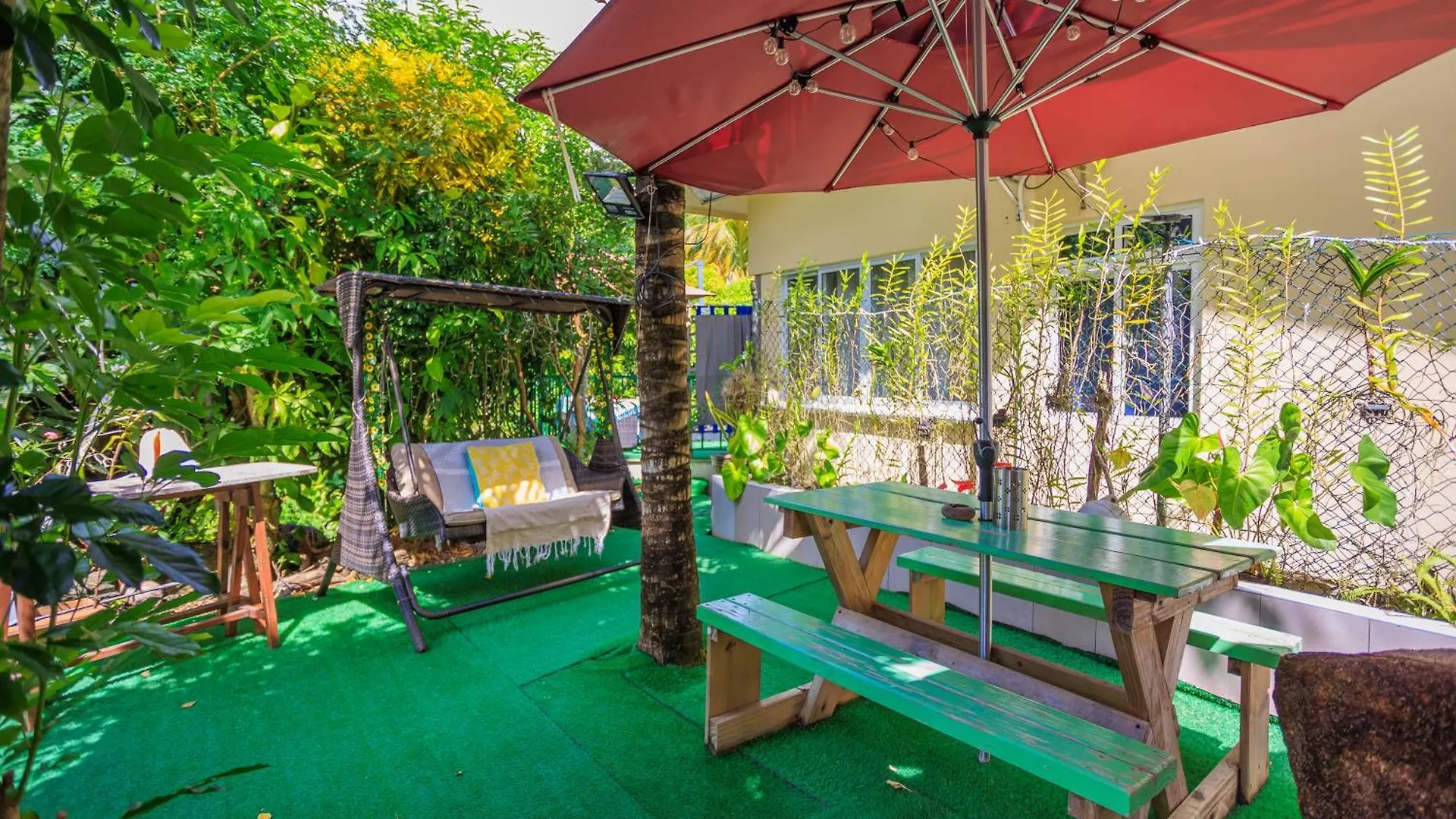 Milles Montagnes Residence Anse Royale 0*,