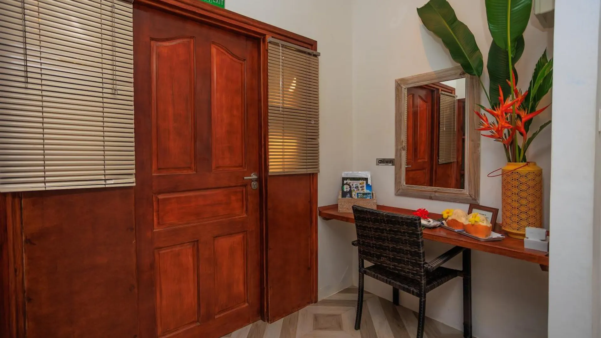 Milles Montagnes Residence Anse Royale 0*,