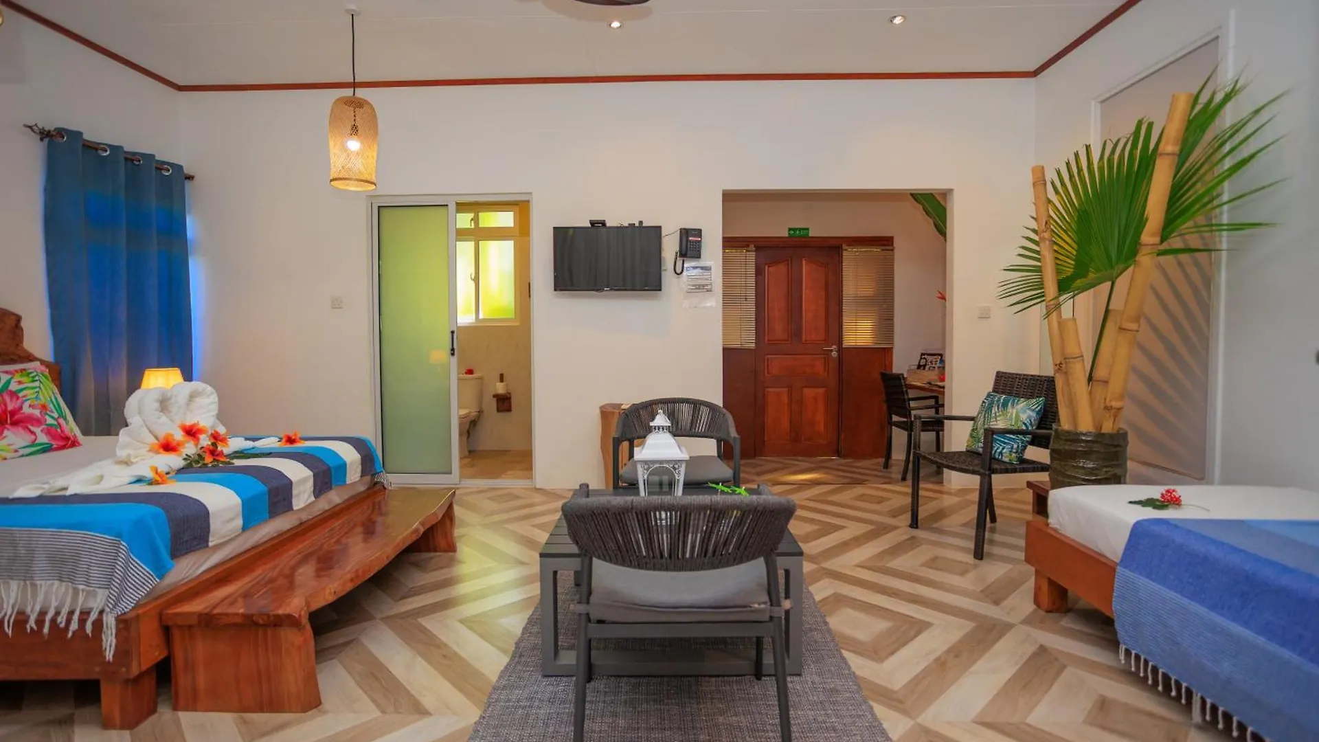 Milles Montagnes Residence Anse Royale