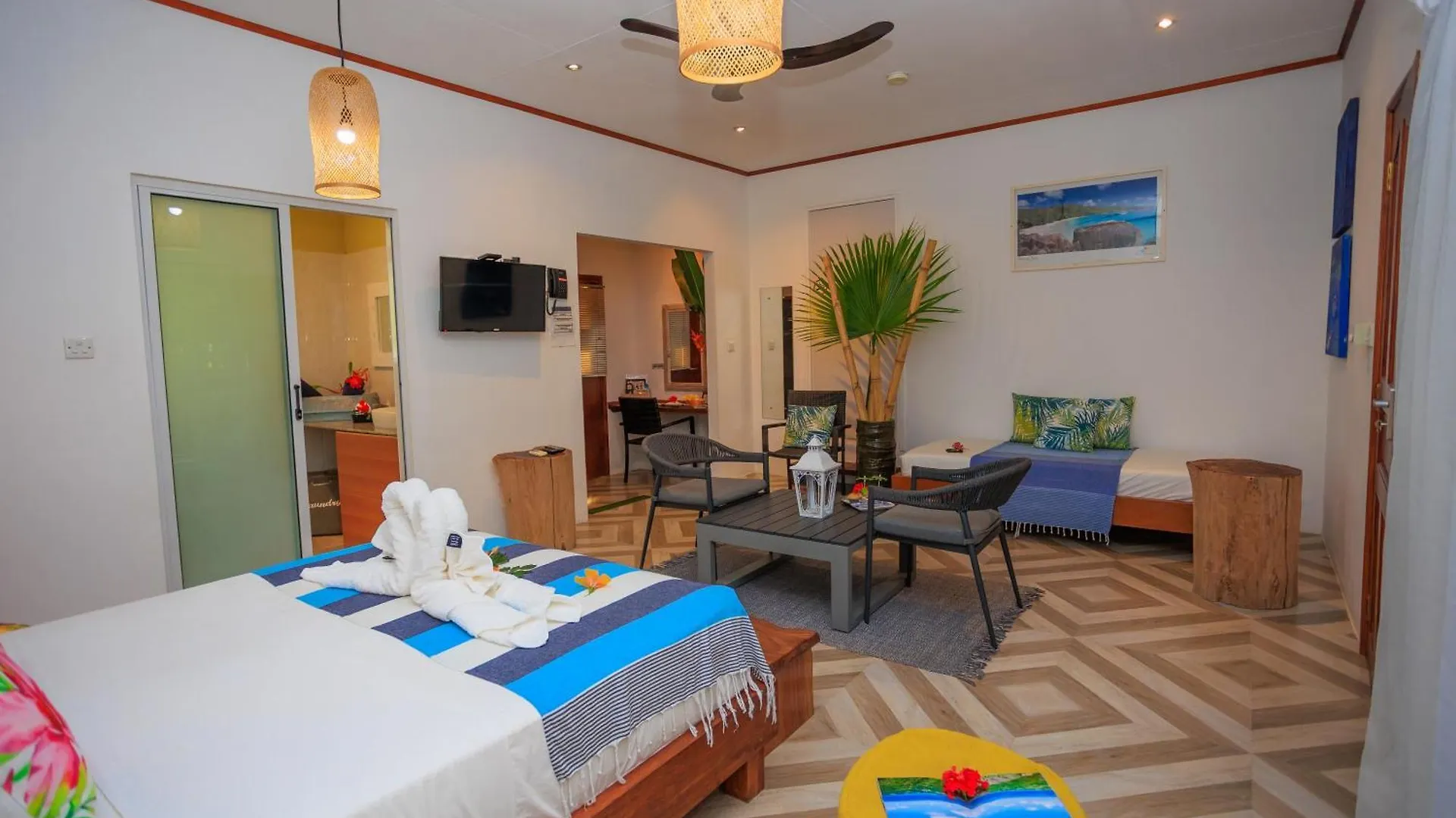 Milles Montagnes Residence Anse Royale
