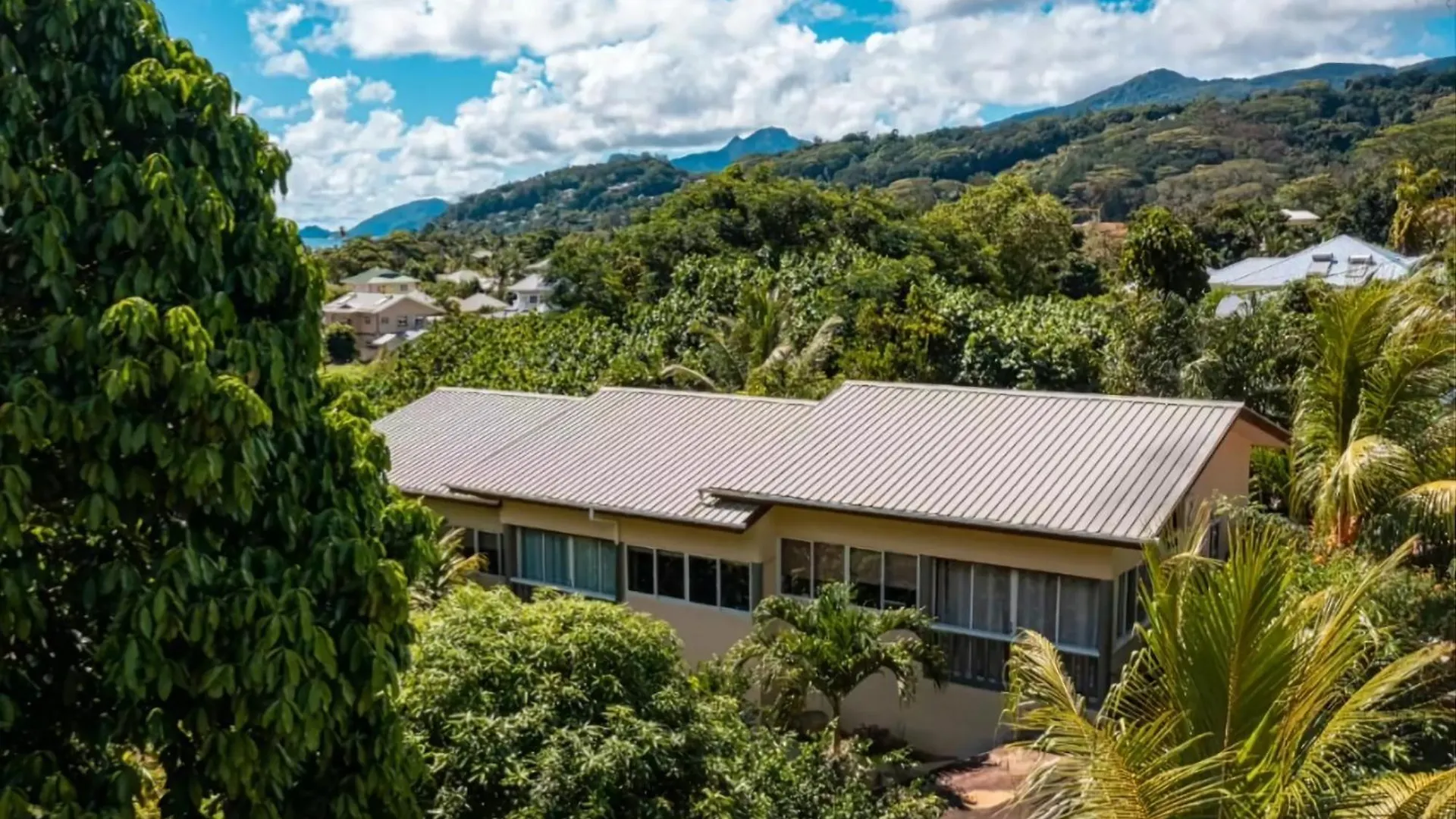 Milles Montagnes Residence Anse Royale